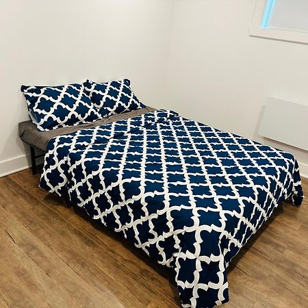 Urban Retreat - 2 Bedroom, 3 Beds, 6 Guests, Free Parking Longueuil Exterior foto