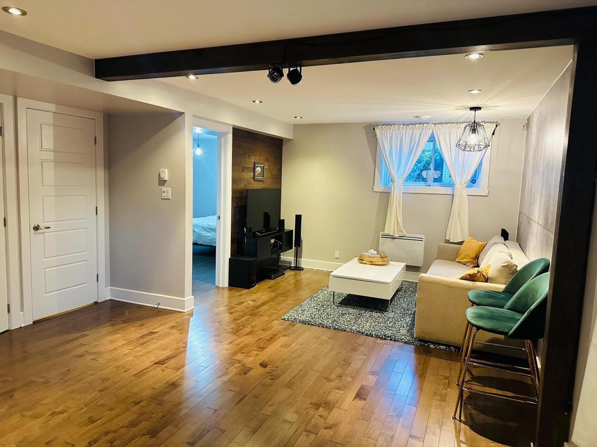Urban Retreat - 2 Bedroom, 3 Beds, 6 Guests, Free Parking Longueuil Exterior foto